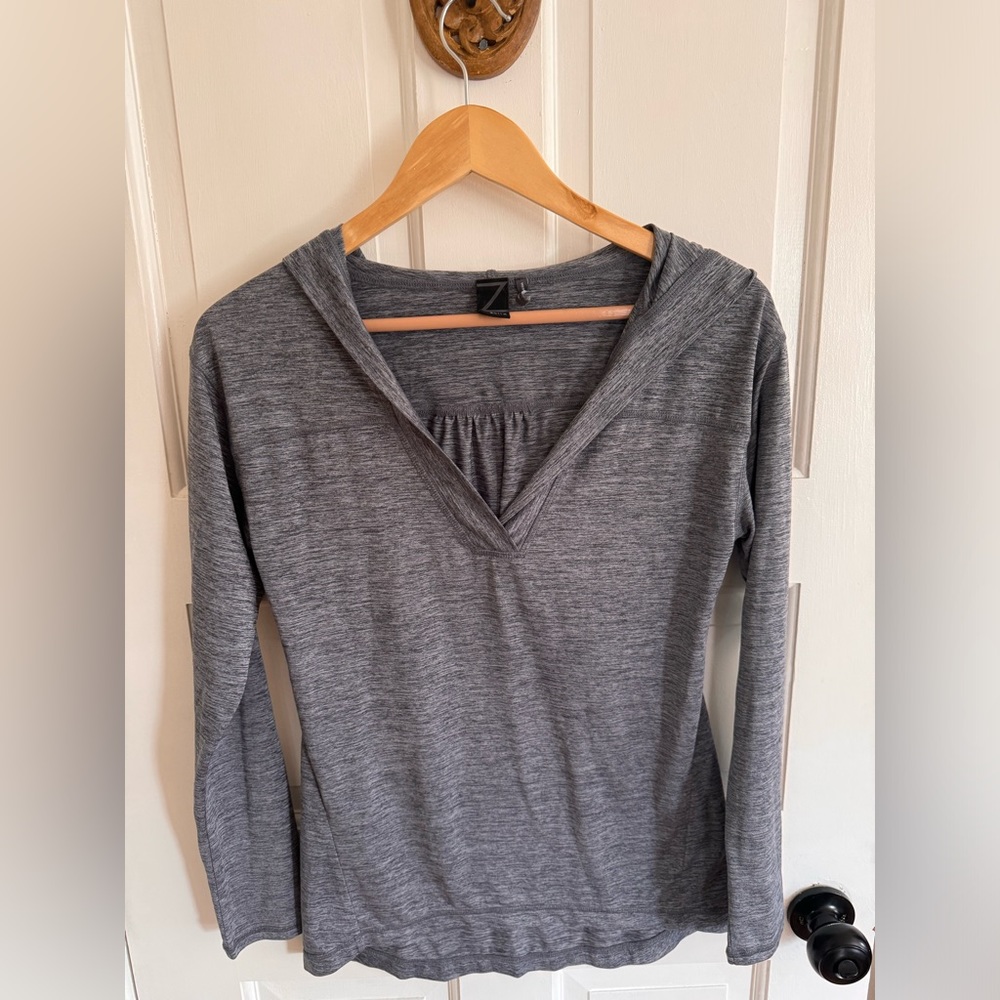 Z by Zella women’s size small moisture-wicking shirt with hood.